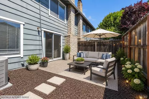 Exterior - 2874 Sunshine Cir, Fairfield, CA 94533 photo 2 of 7
