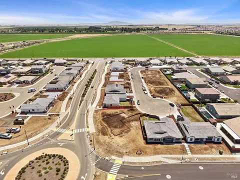 View/Area - 948 Carroll Way, Vacaville, CA 95687 photo 9 of 15