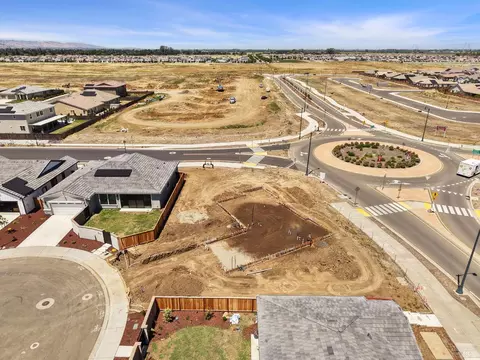 View/Area - 948 Carroll Way, Vacaville, CA 95687 photo 10 of 15