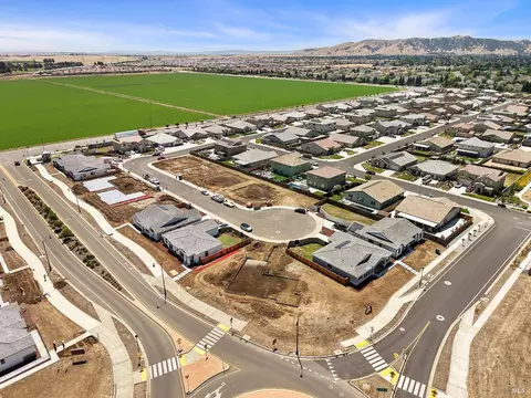 View/Area - 948 Carroll Way, Vacaville, CA 95687 photo 5 of 15