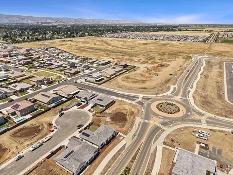 View/Area - 948 Carroll Way, Vacaville, CA 95687 photo 7 of 15