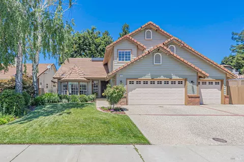 380 Fountain Way, Dixon, CA 95620