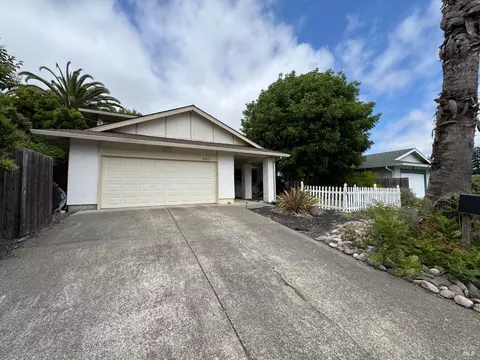 601 Appaloosa Dr, Petaluma, CA 94954