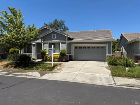 293 Mandarin Cir, Vacaville, CA 95687