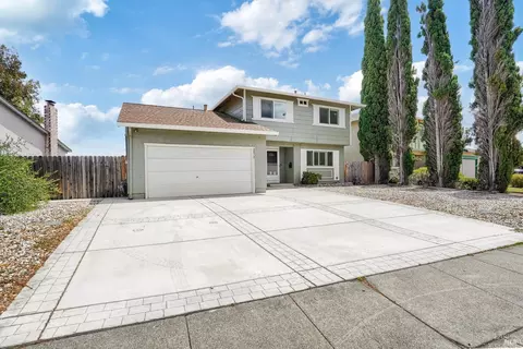 Exterior - 2872 Gulf Dr, Fairfield, CA 94533 photo 2 of 10