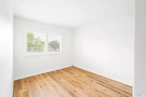 Bedroom - 2872 Gulf Dr, Fairfield, CA 94533 photo 10 of 13