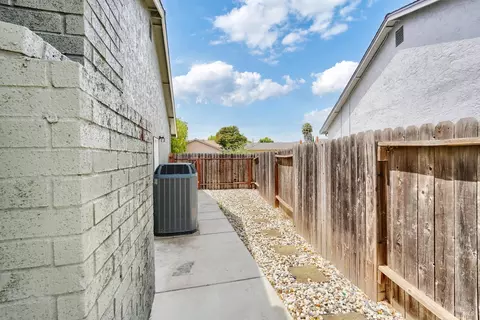 Exterior - 2872 Gulf Dr, Fairfield, CA 94533 photo 9 of 10