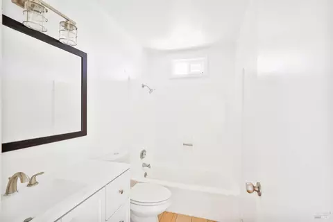 Bath - 2872 Gulf Dr, Fairfield, CA 94533 photo 5 of 5