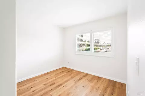 Bedroom - 2872 Gulf Dr, Fairfield, CA 94533 photo 6 of 13
