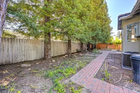 Exterior - 281 Silver Eagle Way, Vacaville, CA 95688 photo 5 of 6