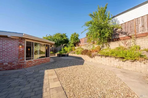 Exterior - 2074 Aragon Ct, Napa, CA 94559 photo 10 of 18