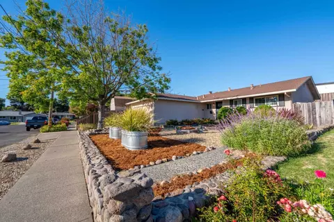 Exterior - 2074 Aragon Ct, Napa, CA 94559 photo 2 of 18