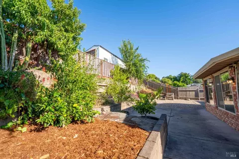 Exterior - 2074 Aragon Ct, Napa, CA 94559 photo 14 of 18