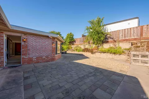 Exterior - 2074 Aragon Ct, Napa, CA 94559 photo 9 of 18