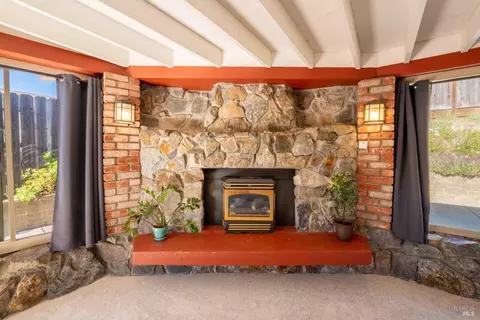 Living - 2074 Aragon Ct, Napa, CA 94559 photo 4 of 4
