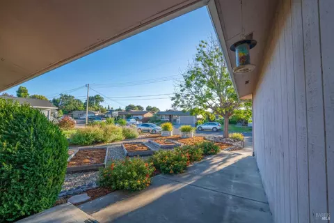 Exterior - 2074 Aragon Ct, Napa, CA 94559 photo 7 of 18