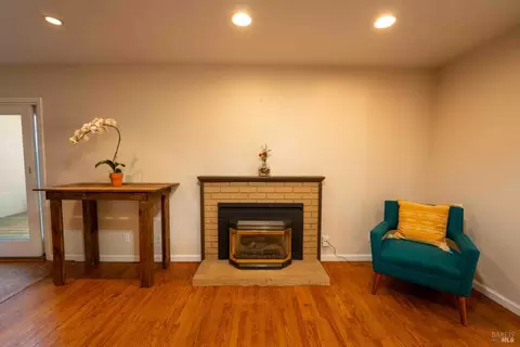Living - 2074 Aragon Ct, Napa, CA 94559 photo 2 of 4