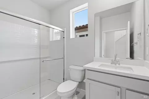 Bath - 324 Shaker Dr, Vacaville, CA 95687 photo 1 of 4