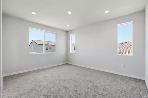 Bedroom - 324 Shaker Dr, Vacaville, CA 95687 photo 5 of 6