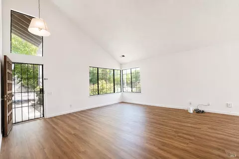 Living - 101 Stonewood Ct, Vallejo, CA 94591 photo 1 of 5