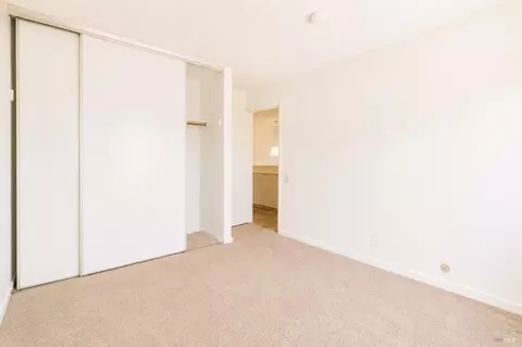 Bedroom - 101 Stonewood Ct, Vallejo, CA 94591 photo 4 of 8