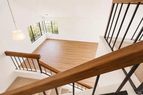Living - 101 Stonewood Ct, Vallejo, CA 94591 photo 5 of 5