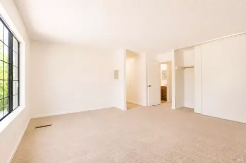 Bedroom - 101 Stonewood Ct, Vallejo, CA 94591 photo 7 of 8