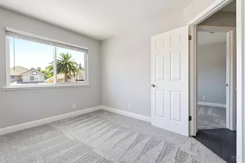 Bedroom - 413 Rolling Oak Dr, Vacaville, CA 95688 photo 3 of 6