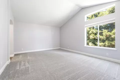 Living - 413 Rolling Oak Dr, Vacaville, CA 95688 photo 9 of 9