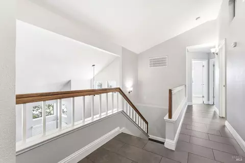 Entry Way - 413 Rolling Oak Dr, Vacaville, CA 95688 photo 5 of 6