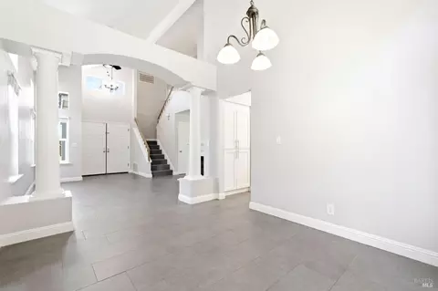 Entry Way - 413 Rolling Oak Dr, Vacaville, CA 95688 photo 3 of 6