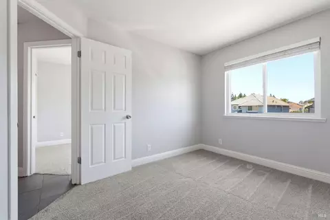 Bedroom - 413 Rolling Oak Dr, Vacaville, CA 95688 photo 5 of 6