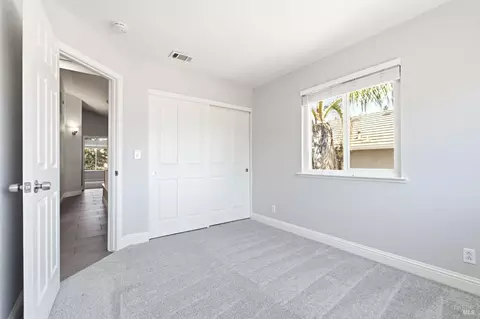 Bedroom - 413 Rolling Oak Dr, Vacaville, CA 95688 photo 2 of 6