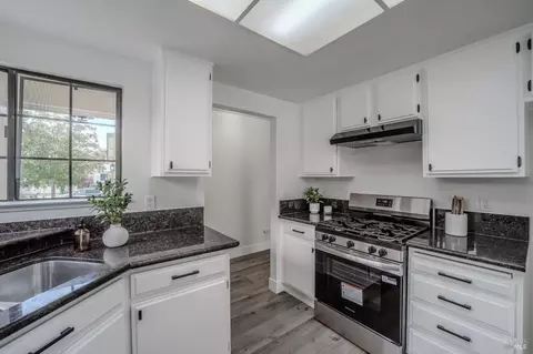 Kitchen - 117 Seafarer Ct, Vallejo, CA 94591 photo 4 of 4