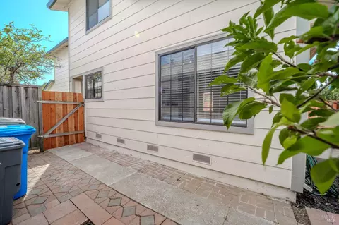 Exterior - 117 Seafarer Ct, Vallejo, CA 94591 photo 10 of 17