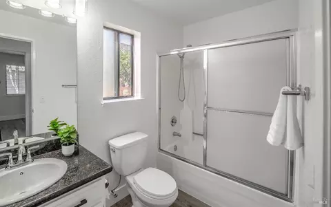 Bath - 117 Seafarer Ct, Vallejo, CA 94591 photo 1 of 5