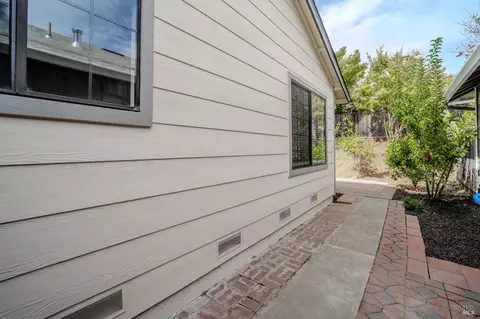 Exterior - 117 Seafarer Ct, Vallejo, CA 94591 photo 9 of 17