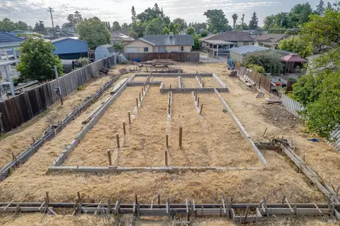 241 S 1st St, Dixon, CA 95620 photo 3