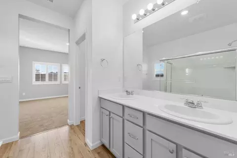 Entry Way - 655 Honey Bee Rd, Dixon, CA 95620 photo 1 of 2