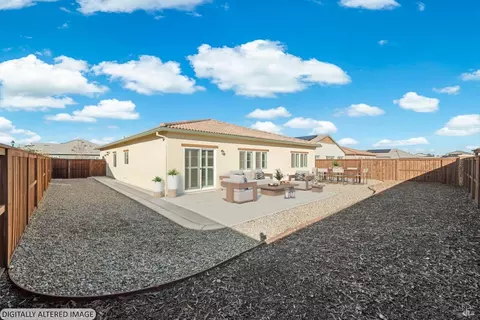 Exterior - 655 Honey Bee Rd, Dixon, CA 95620 photo 1 of 7