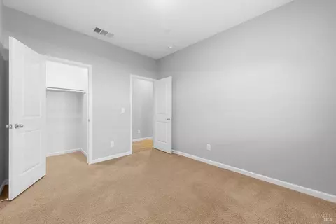 Bedroom - 655 Honey Bee Rd, Dixon, CA 95620 photo 5 of 5