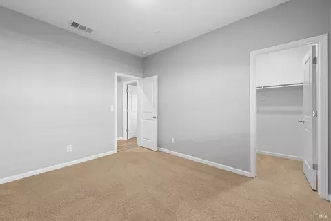 Bedroom - 655 Honey Bee Rd, Dixon, CA 95620 photo 4 of 5