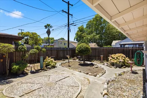 Exterior - 621 Bonita Ct, Vallejo, CA 94591 photo 7 of 9