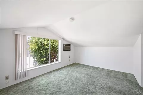 Bedroom - 621 Bonita Ct, Vallejo, CA 94591 photo 6 of 6