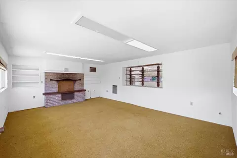 Living - 621 Bonita Ct, Vallejo, CA 94591 photo 6 of 6