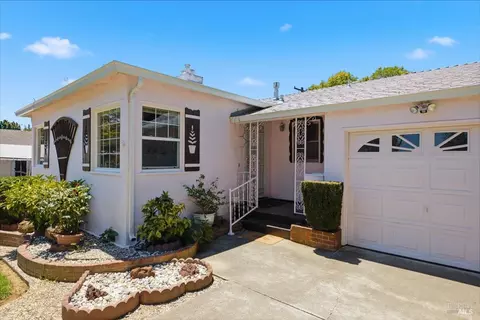 Exterior - 621 Bonita Ct, Vallejo, CA 94591 photo 3 of 9