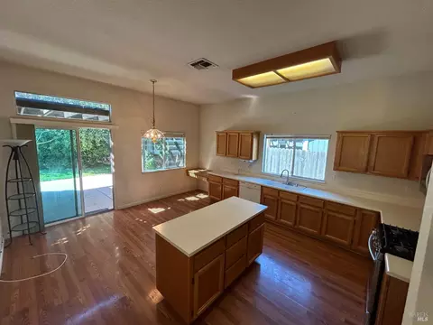 Kitchen - 1915 Dorris Ct, Dixon, CA 95620 photo 1 of 3