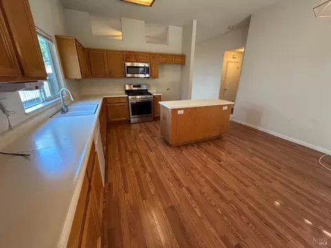 Kitchen - 1915 Dorris Ct, Dixon, CA 95620 photo 3 of 3