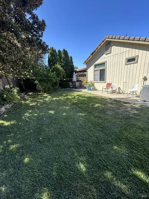 Exterior - 1915 Dorris Ct, Dixon, CA 95620 photo 1 of 4