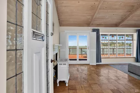 Entry Way - 34 Sandy Beach Rd, Vallejo, CA 94590 photo 3 of 3